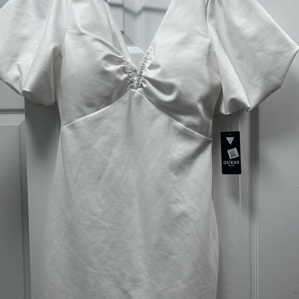 GUESS White Puff-Sleeve V-Neck Dress